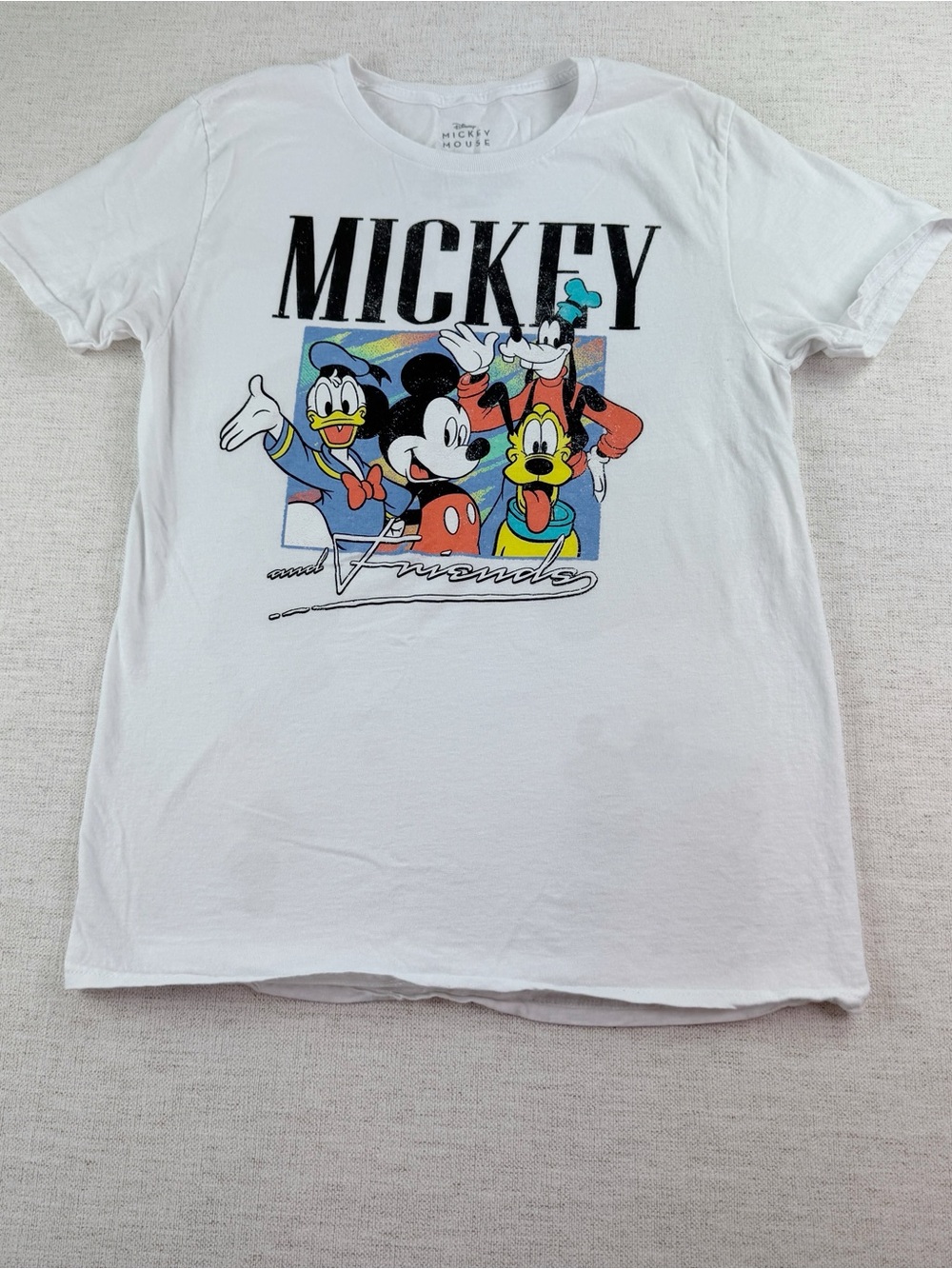 Disney women's M Mickey & Friends Graphic Tee t-shirt short sleeve crew neck